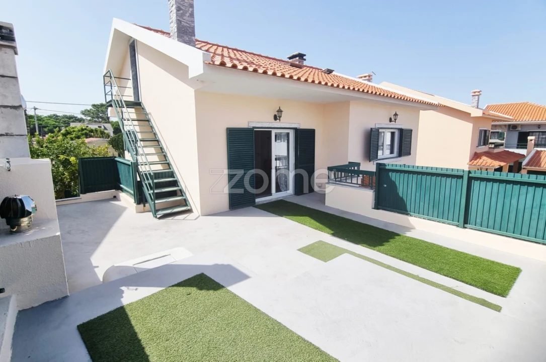 Moradia T4 para Venda em Charneca de Caparica e Sobreda Foto 22