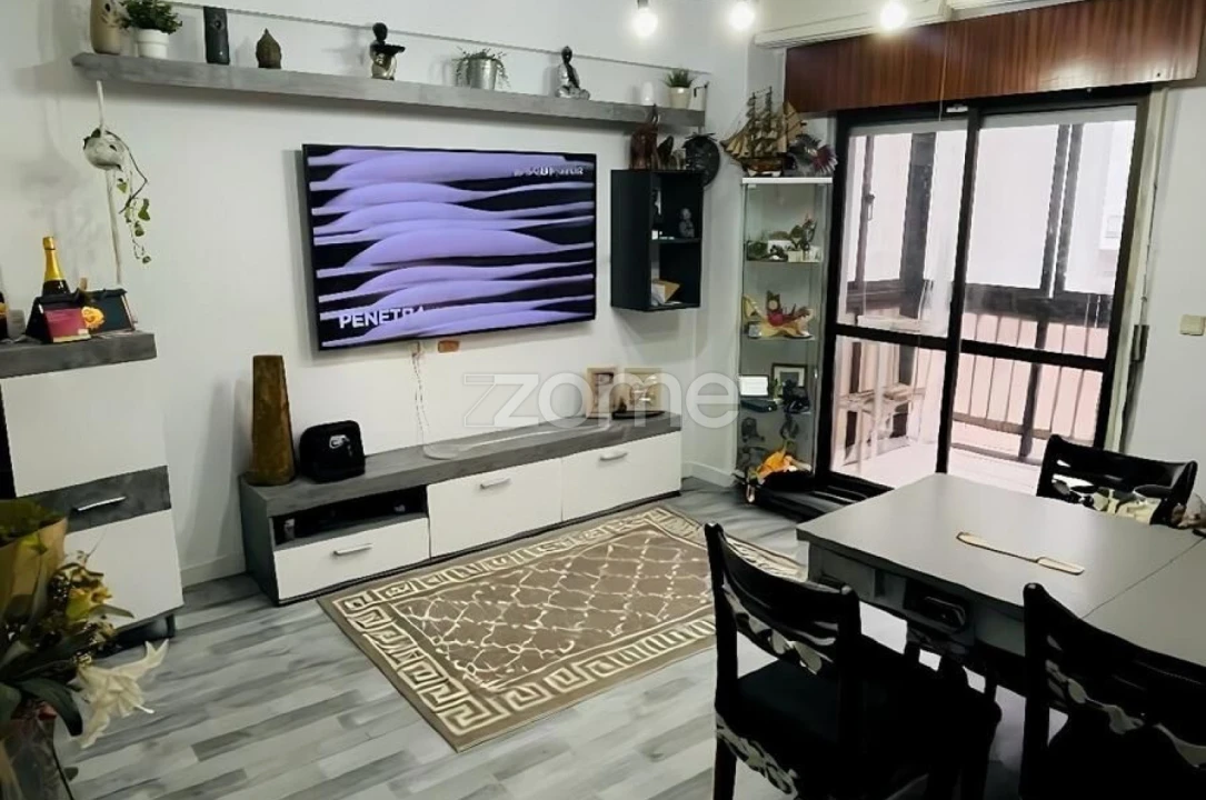 Apartamento T3 para Venda em Rio de Mouro Foto 2