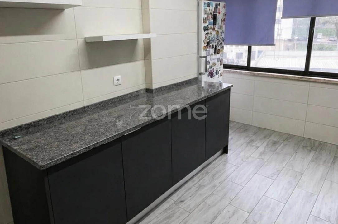 Apartamento T3 para Venda em Rio de Mouro Foto 5