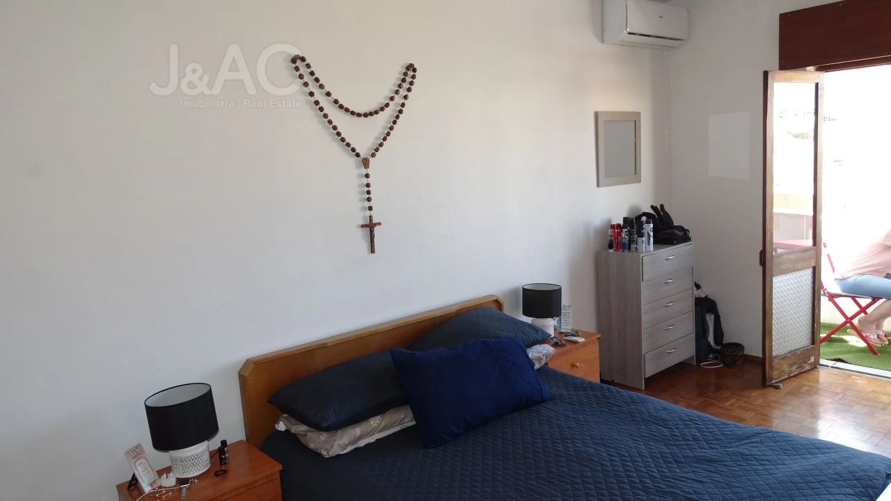 Apartamento T2 para Venda em Portimão Foto 8