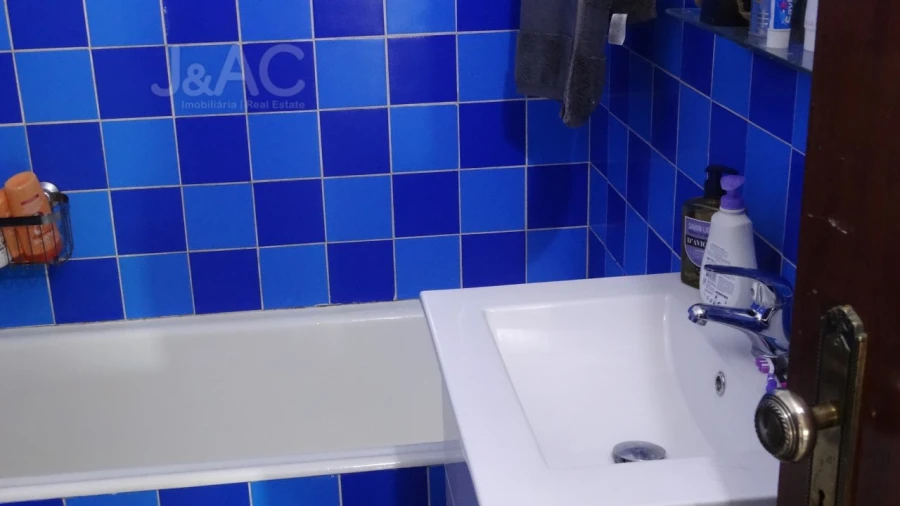 Apartamento T2 para Venda em Portimão Foto 12