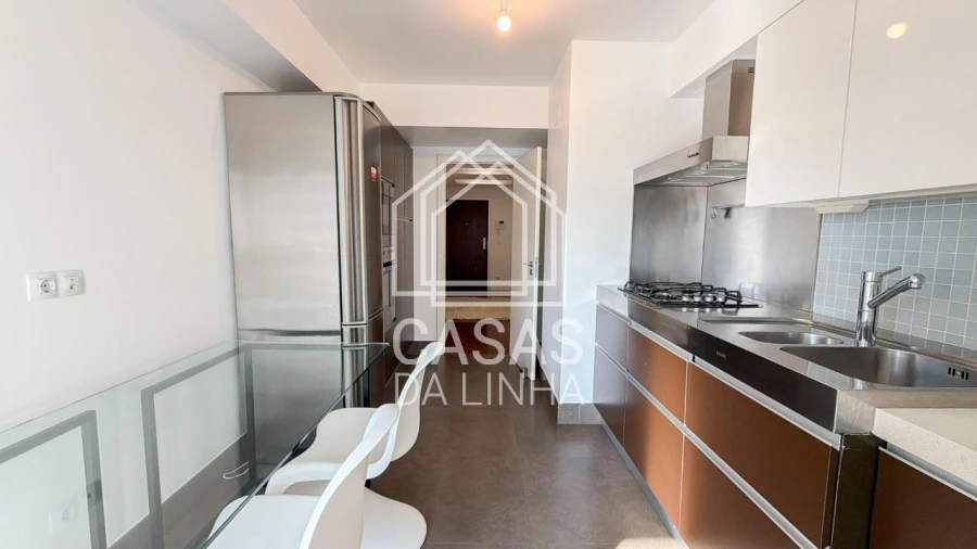 Apartamento T1 para Arrendamento em Alvalade Foto 2