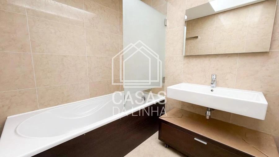 Apartamento T1 para Arrendamento em Alvalade Foto 20