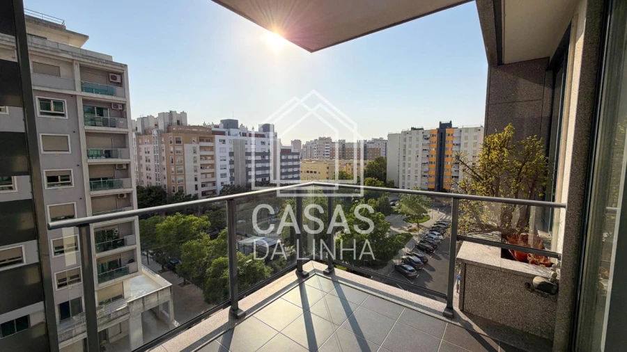 Apartamento T1 para Arrendamento em Alvalade Foto 5