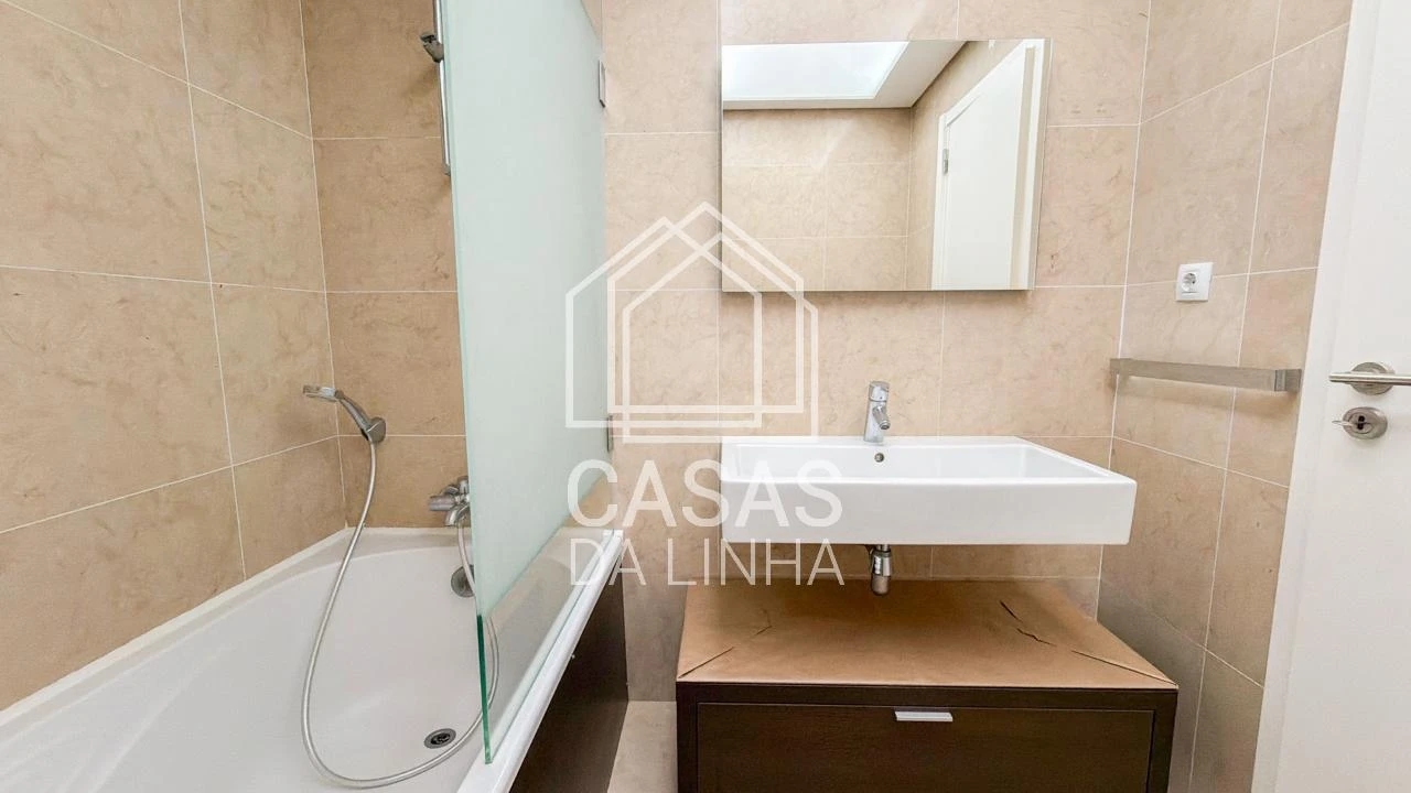 Apartamento T1 para Arrendamento em Alvalade Foto 21