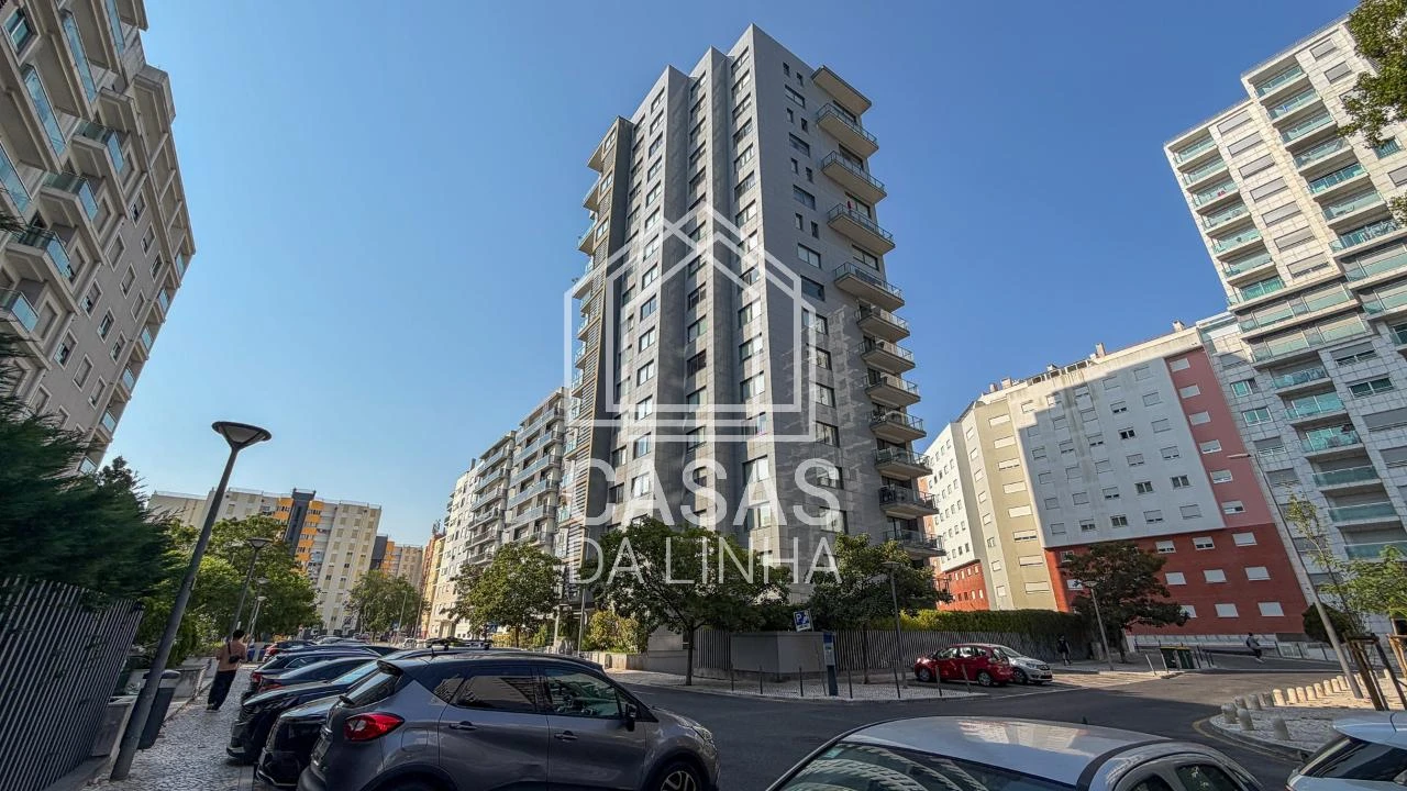 Apartamento T1 para Arrendamento em Alvalade Foto 23