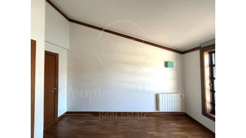 Apartamento T4 para Arrendamento em Cascais e Estoril