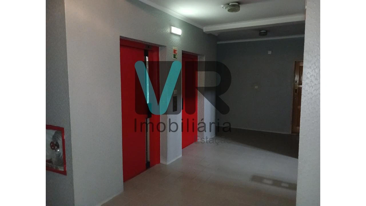 Apartamento T1 para Venda em Braga (Maximinos, Sé e Cividade) Foto 3