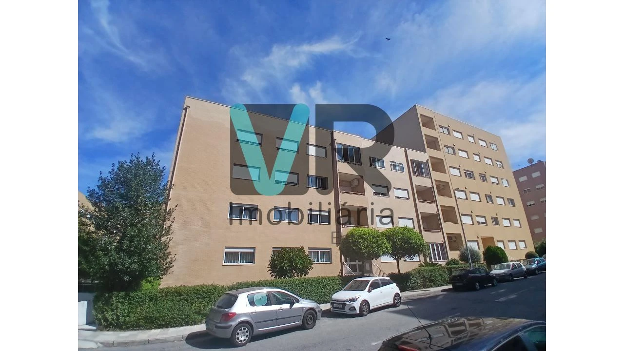 Apartamento T1 para Venda em Nogueira, Fraião e Lamaçães Foto 1