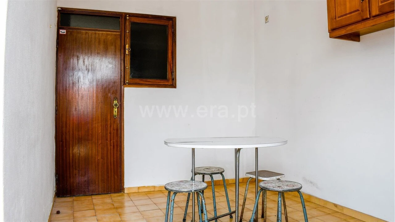 Apartamento T2 para Venda em Campelo e Ovil Foto 5