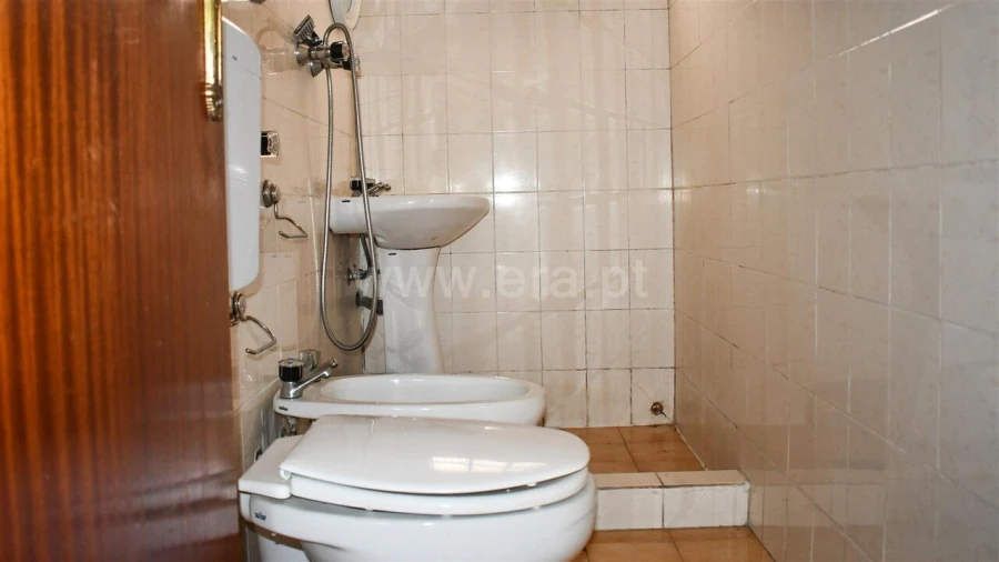Apartamento T2 para Venda em Campelo e Ovil Foto 9