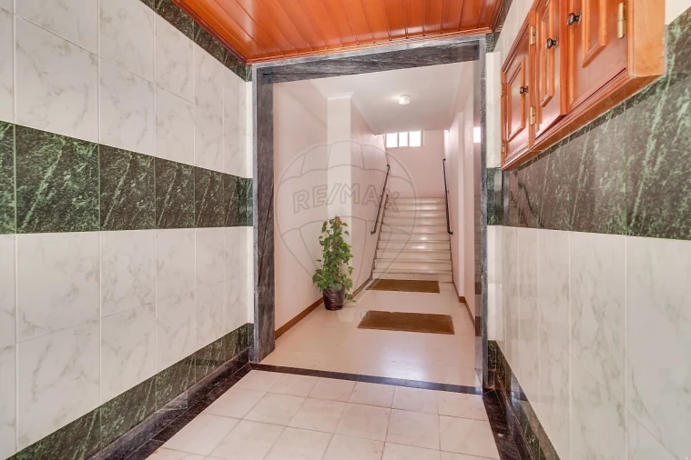 Apartamento T2 para Venda em Rio de Mouro Foto 21
