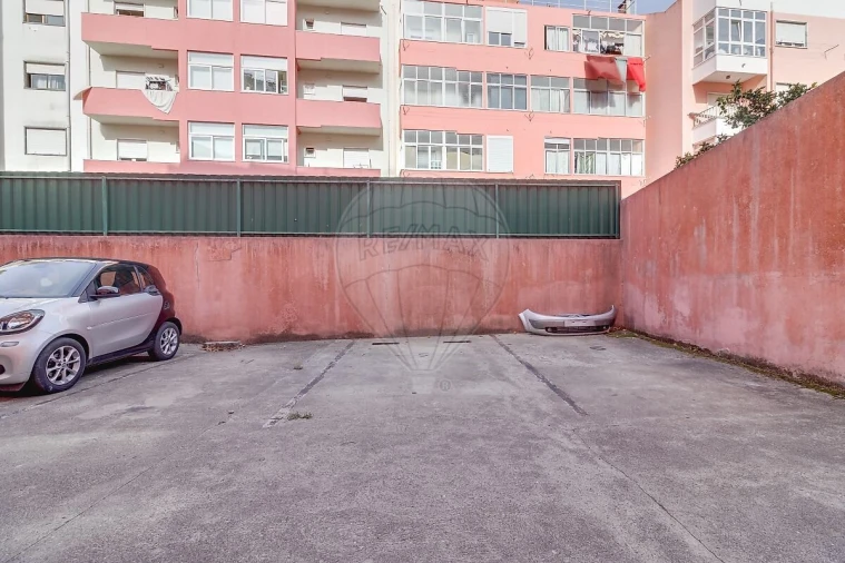 Apartamento T2 para Venda em Rio de Mouro Foto 20
