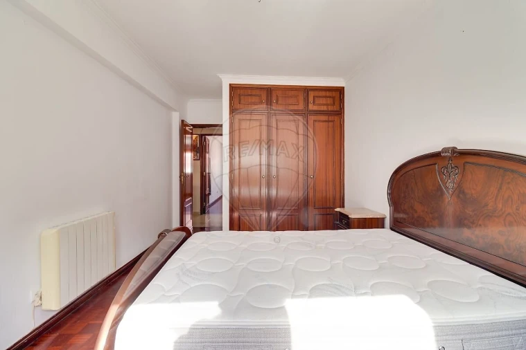 Apartamento T2 para Venda em Rio de Mouro Foto 13