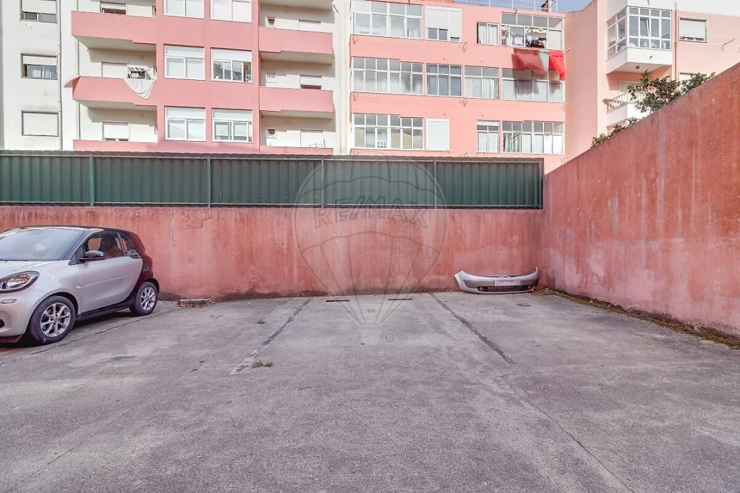 Apartamento T2 para Venda em Rio de Mouro Foto 20