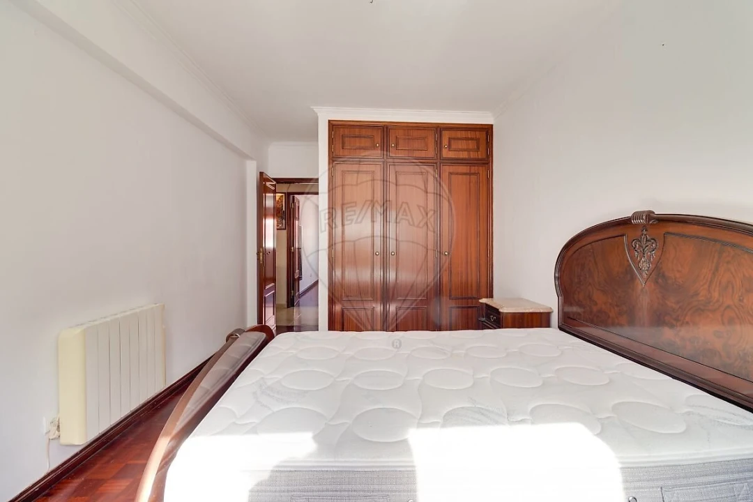 Apartamento T2 para Venda em Rio de Mouro Foto 13