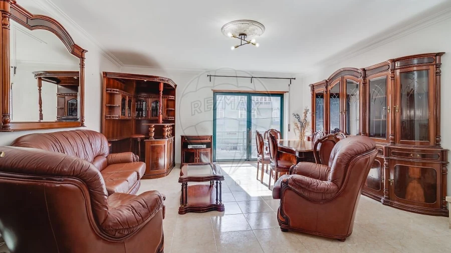 Apartamento T2 para Venda em Rio de Mouro