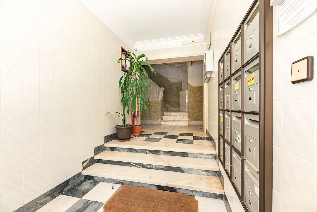 Apartamento T3 para Venda em Queluz e Belas Foto 32