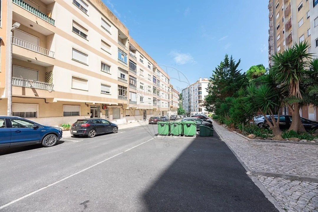 Apartamento T3 para Venda em Queluz e Belas Foto 34