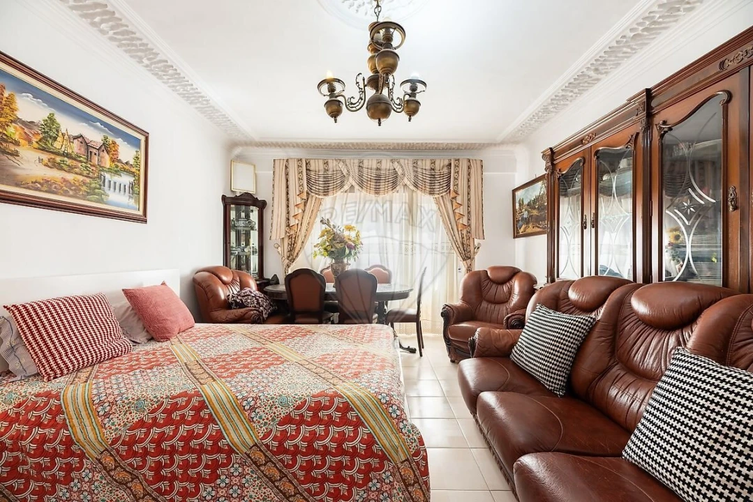 Apartamento T3 para Venda em Queluz e Belas Foto 2