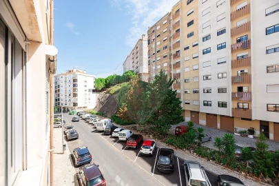 Apartamento T3 para Venda em Queluz e Belas