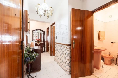 Apartamento T3 para Venda em Queluz e Belas