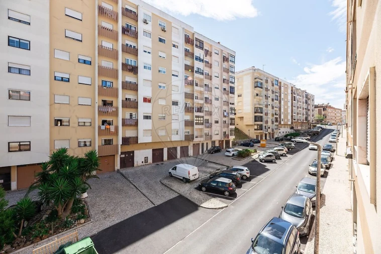 Apartamento T3 para Venda em Queluz e Belas Foto 30