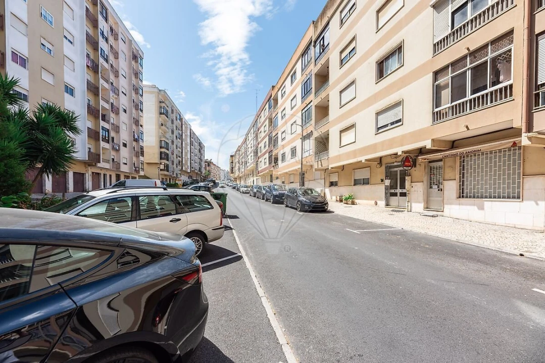 Apartamento T3 para Venda em Queluz e Belas Foto 35