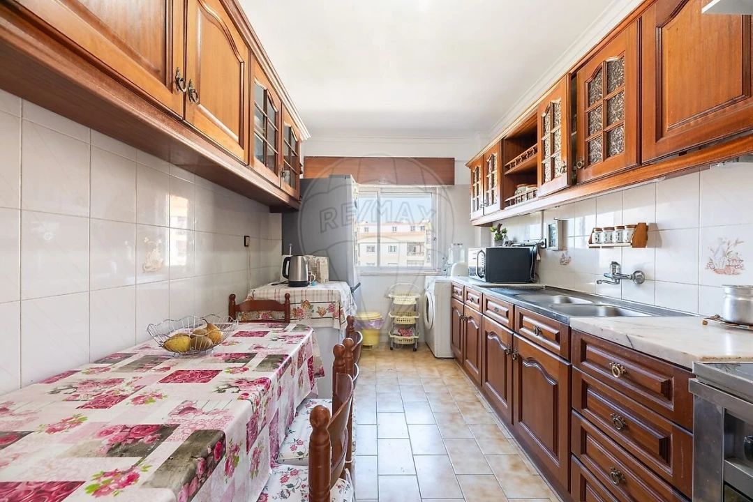 Apartamento T3 para Venda em Queluz e Belas Foto 4