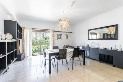 Apartamento T3 para Venda em Queluz e Belas