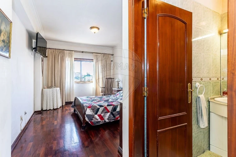 Apartamento T3 para Venda em Queluz e Belas Foto 5