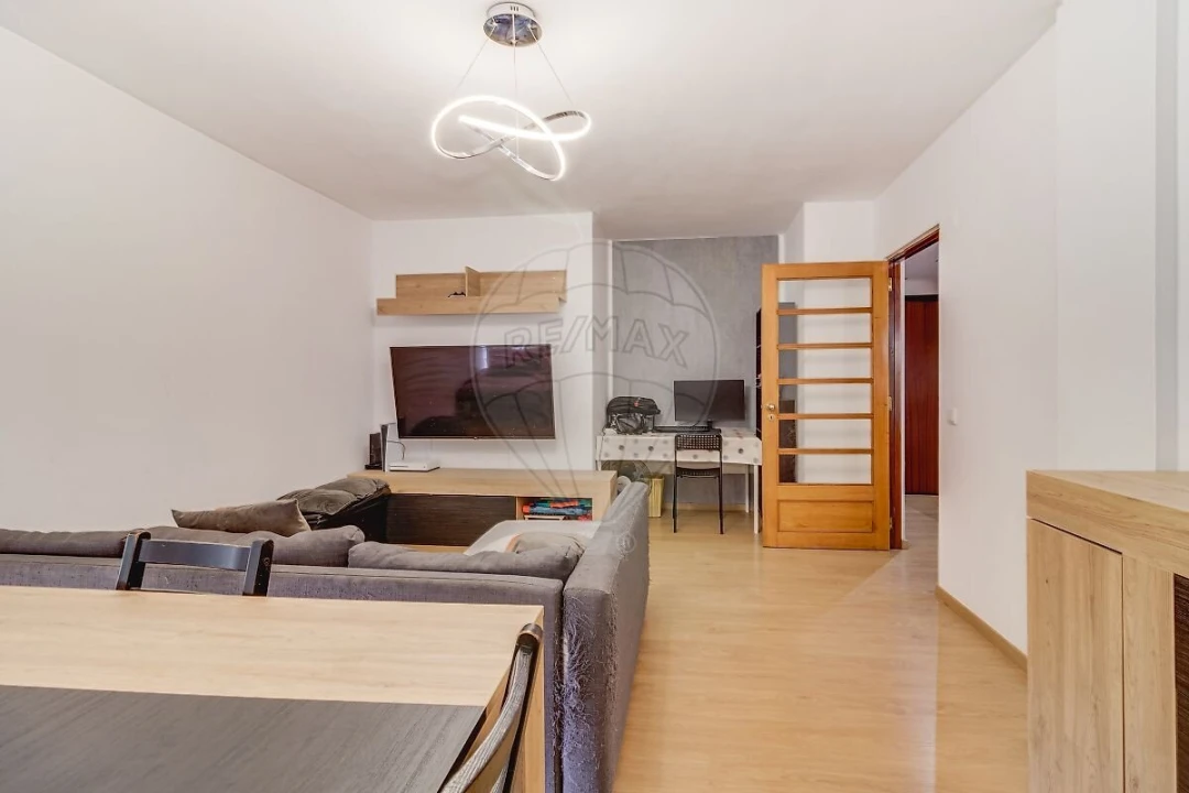Apartamento T2 para Venda em Alfragide Foto 2