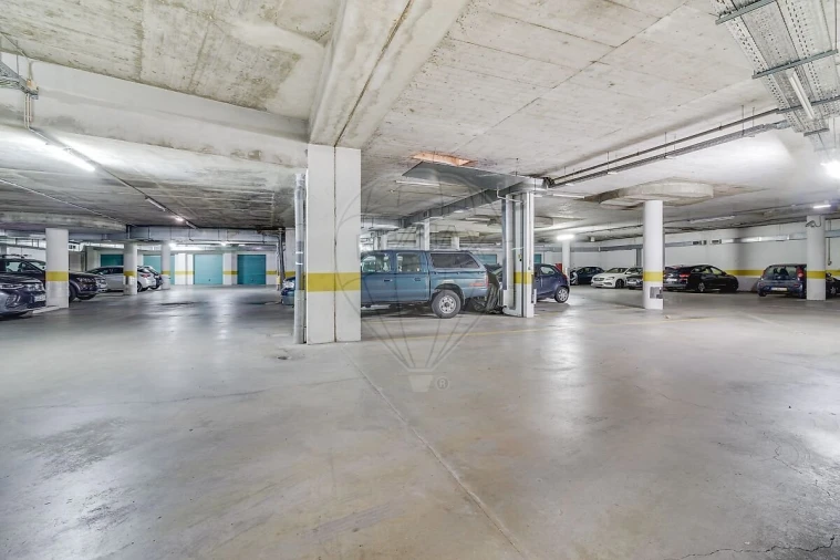 Apartamento T2 para Venda em Alfragide Foto 12
