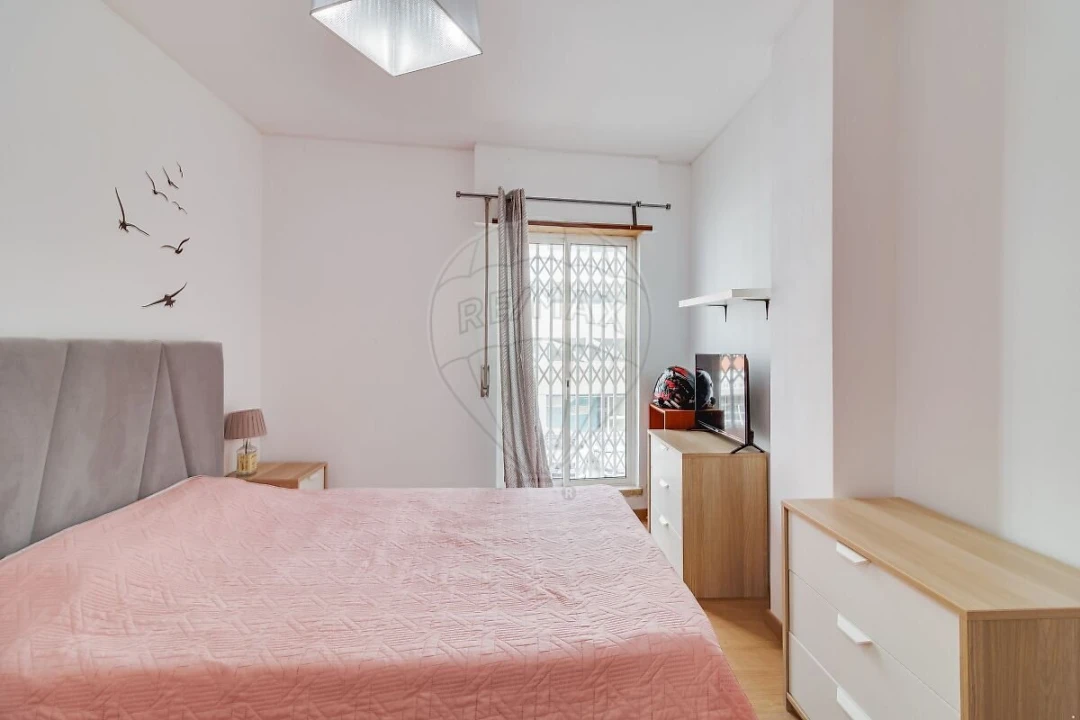 Apartamento T2 para Venda em Alfragide Foto 10