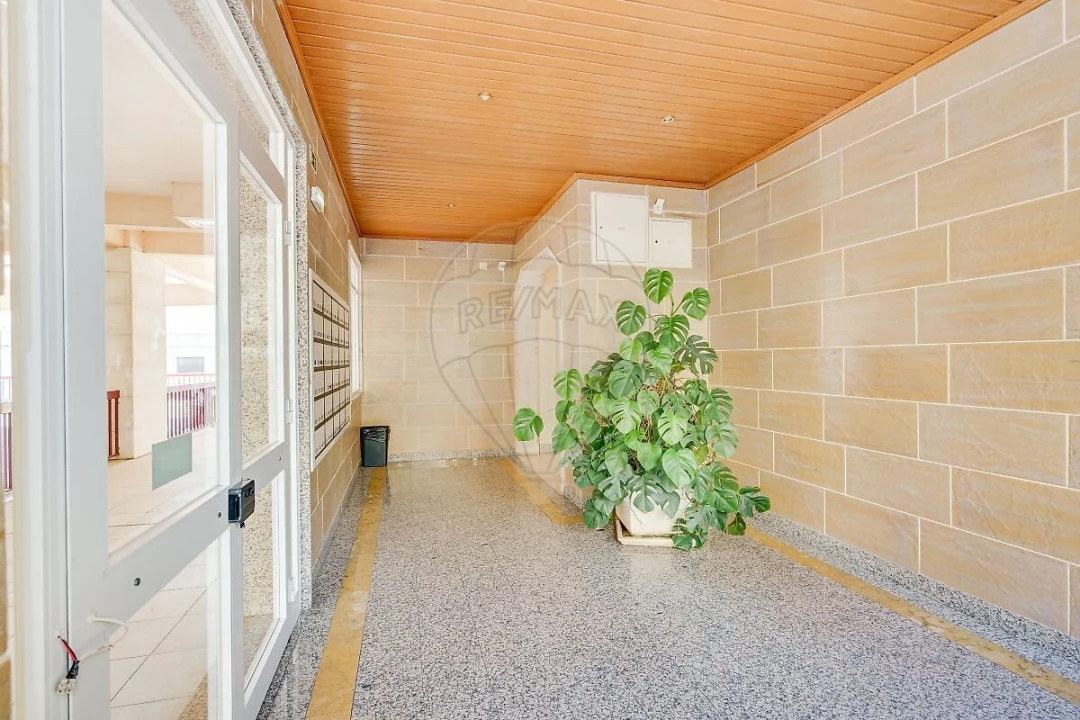 Apartamento T2 para Venda em Póvoa de Santa Iria e Forte da Casa Foto 25
