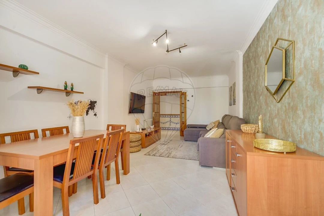 Apartamento T2 para Venda em Póvoa de Santa Iria e Forte da Casa Foto 3