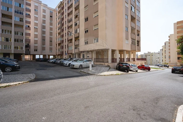 Apartamento T2 para Venda em Póvoa de Santa Iria e Forte da Casa Foto 26