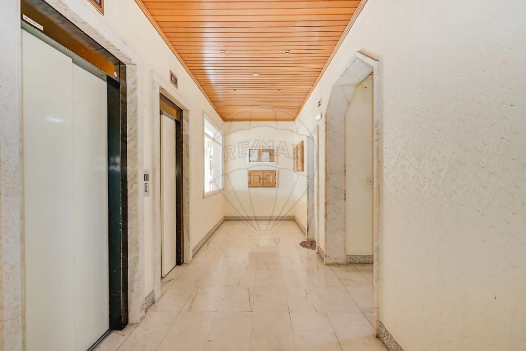 Apartamento T2 para Venda em Póvoa de Santa Iria e Forte da Casa Foto 24