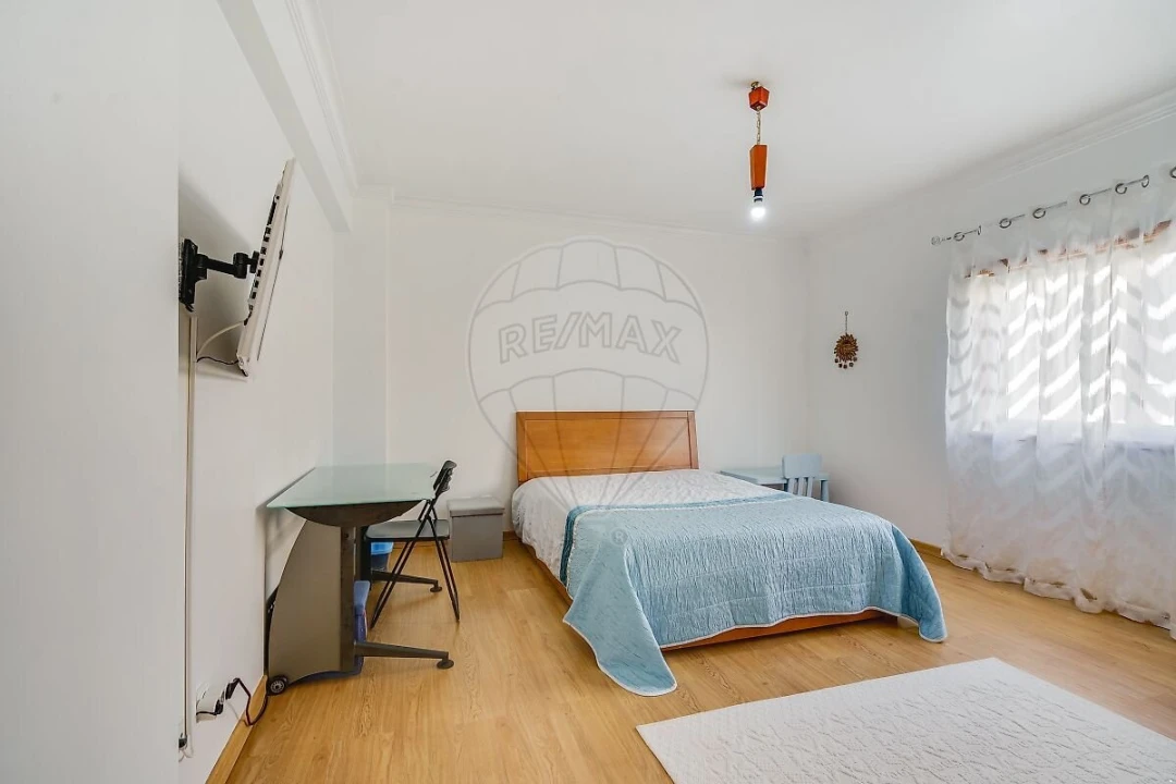 Apartamento T2 para Venda em Póvoa de Santa Iria e Forte da Casa Foto 13