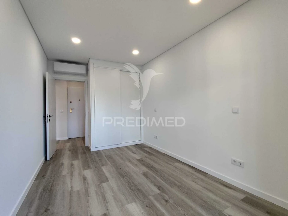 Apartamento T2 para Venda em Corroios Foto 27