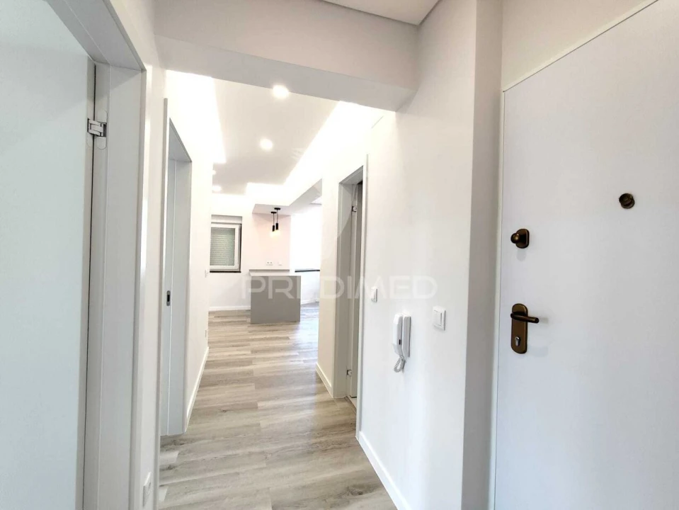Apartamento T2 para Venda em Corroios Foto 34
