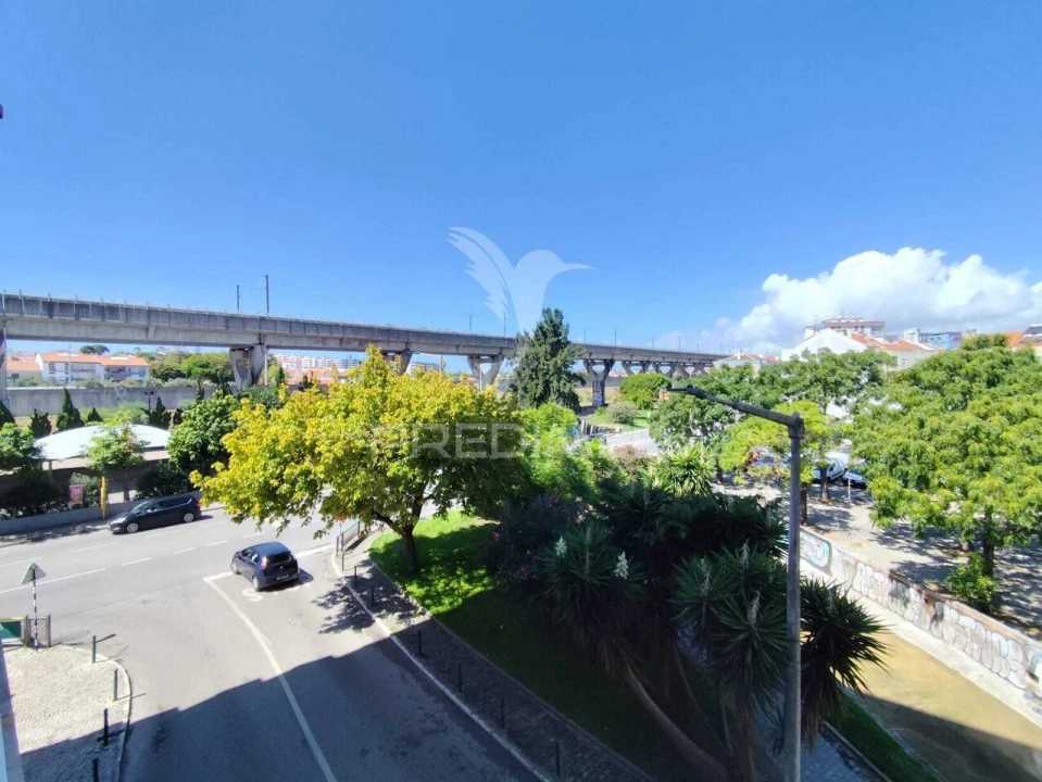 Apartamento T2 para Venda em Corroios Foto 28