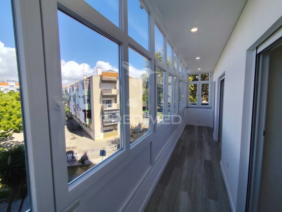 Apartamento T2 para Venda em Corroios Foto 32