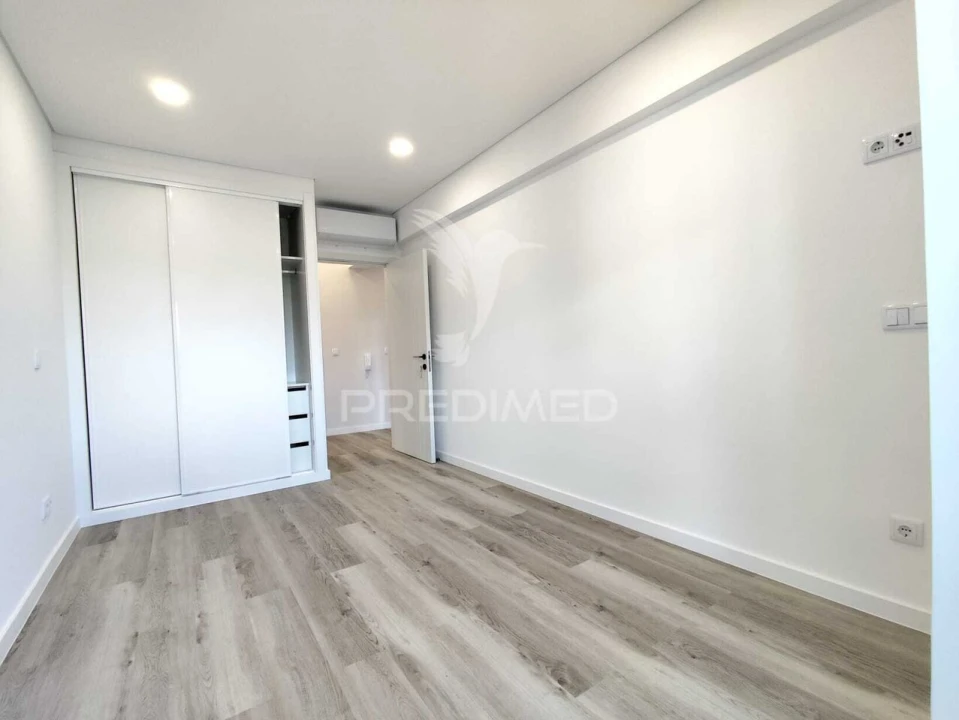 Apartamento T2 para Venda em Corroios Foto 20