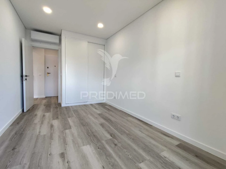 Apartamento T2 para Venda em Corroios Foto 23