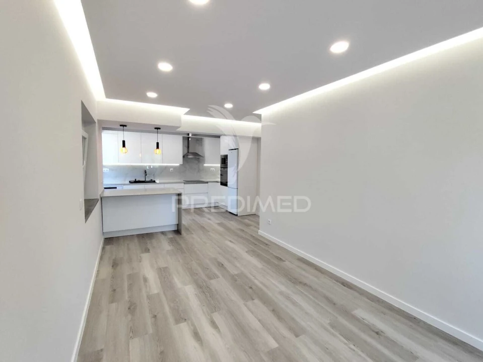 Apartamento T2 para Venda em Corroios Foto 14