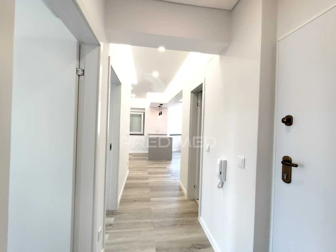 Apartamento T2 para Venda em Corroios Foto 36