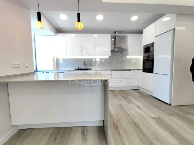 Apartamento T2 para Venda em Corroios Foto 15