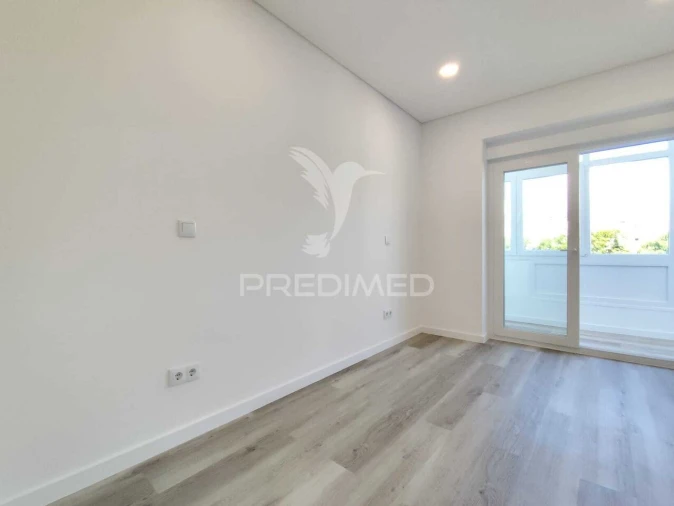 Apartamento T2 para Venda em Corroios Foto 21