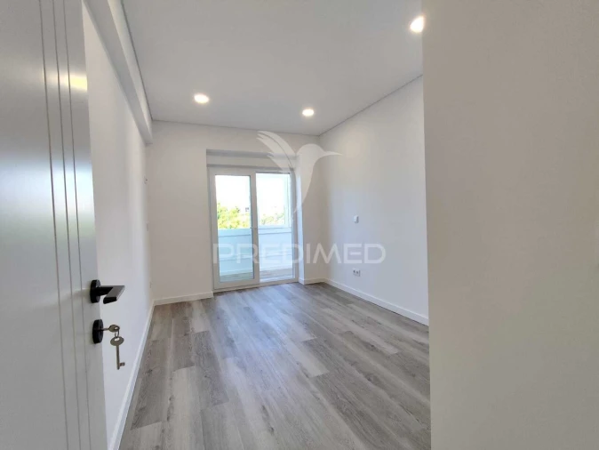 Apartamento T2 para Venda em Corroios Foto 25